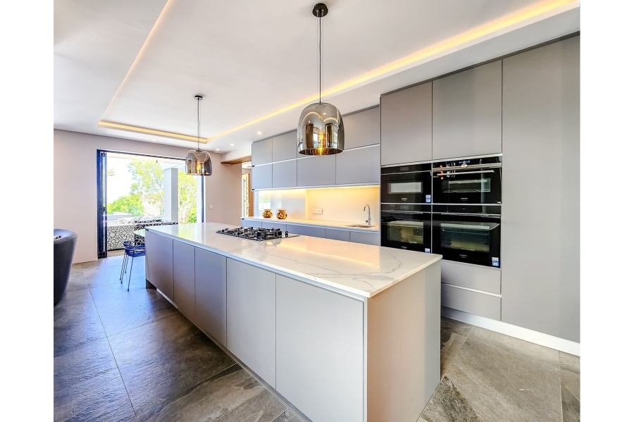 6 Bedroom Property for Sale in Camps Bay Western Cape